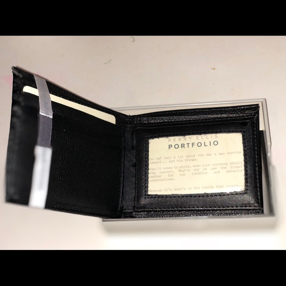 Perry Ellis Wallet - Picture 5 of 6